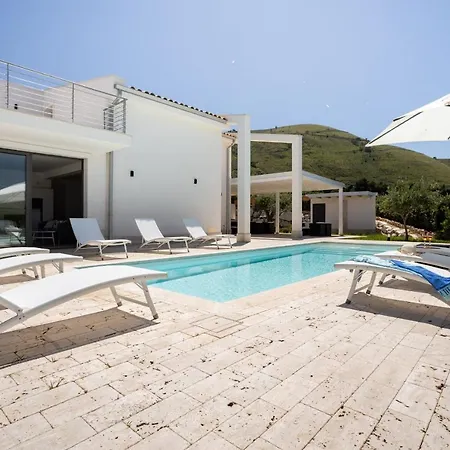 Villa Grande Privata Con Piscina A Scopello